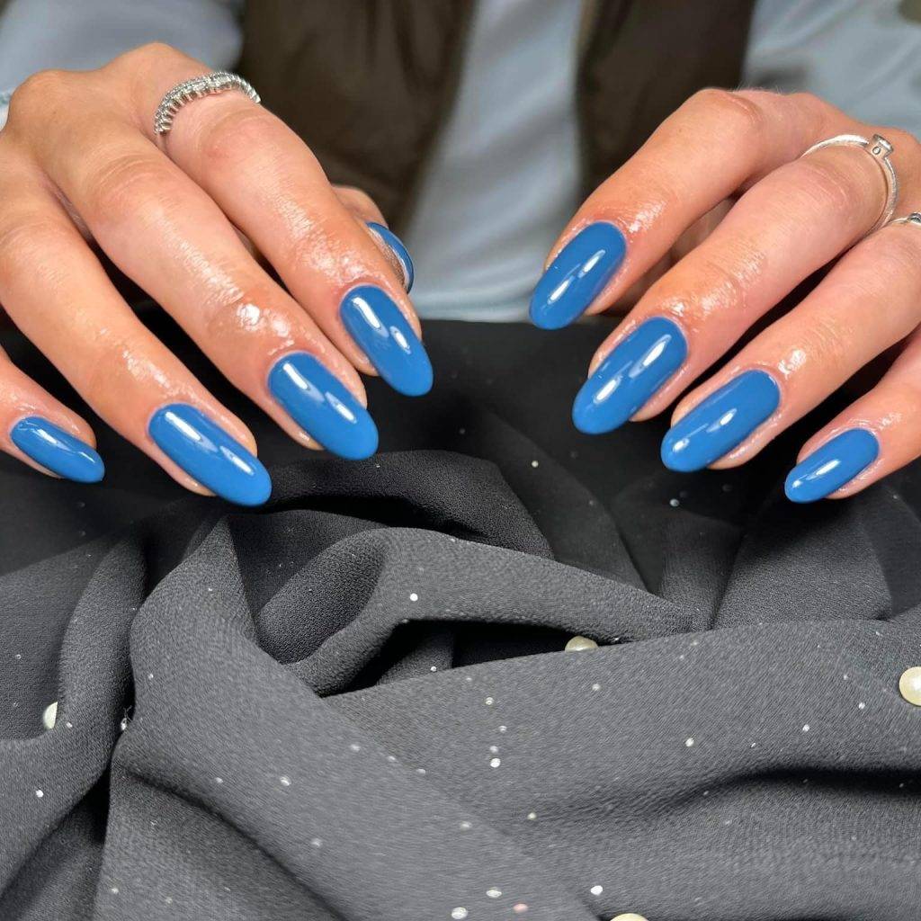 blue nails